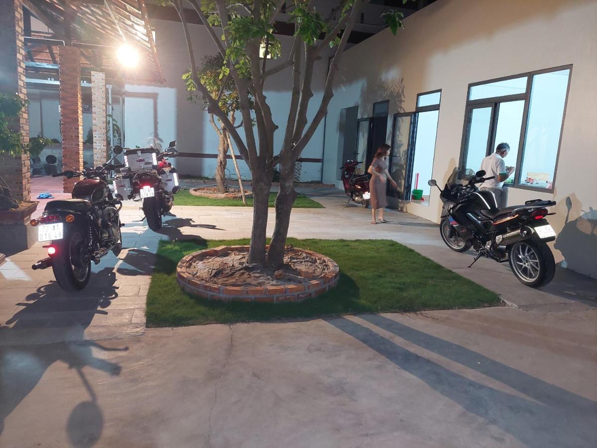 Khach San An Thinh 2 Hotel Ninh Hoa Exterior photo