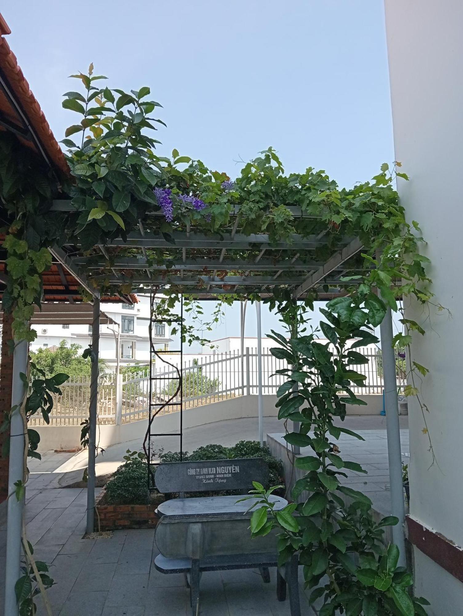 Khach San An Thinh 2 Hotel Ninh Hoa Exterior photo